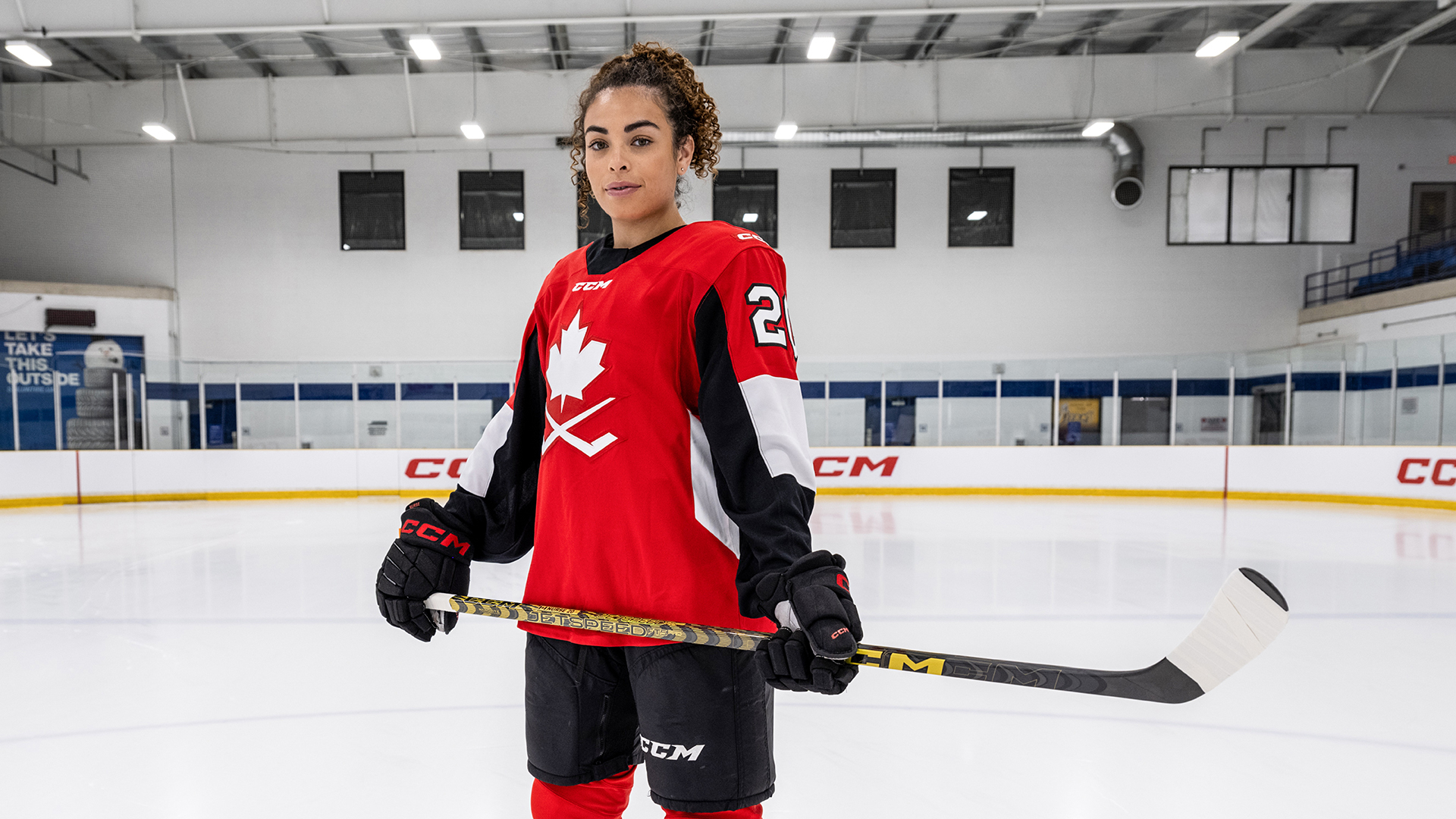 Sarah Nurse Gold Jetspeed FT5 Pro Stick - CCM Hockey